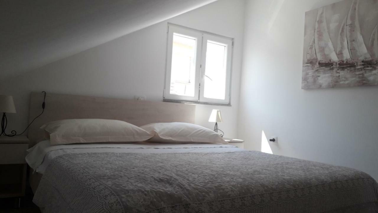 Apartmani Zilic Dugi Rat Kültér fotó