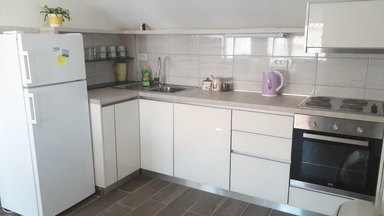 Apartmani Zilic Dugi Rat Kültér fotó