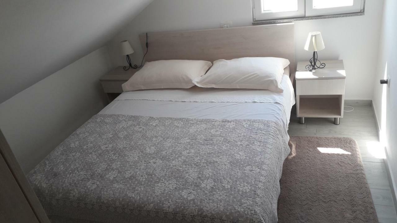 Apartmani Zilic Dugi Rat Kültér fotó