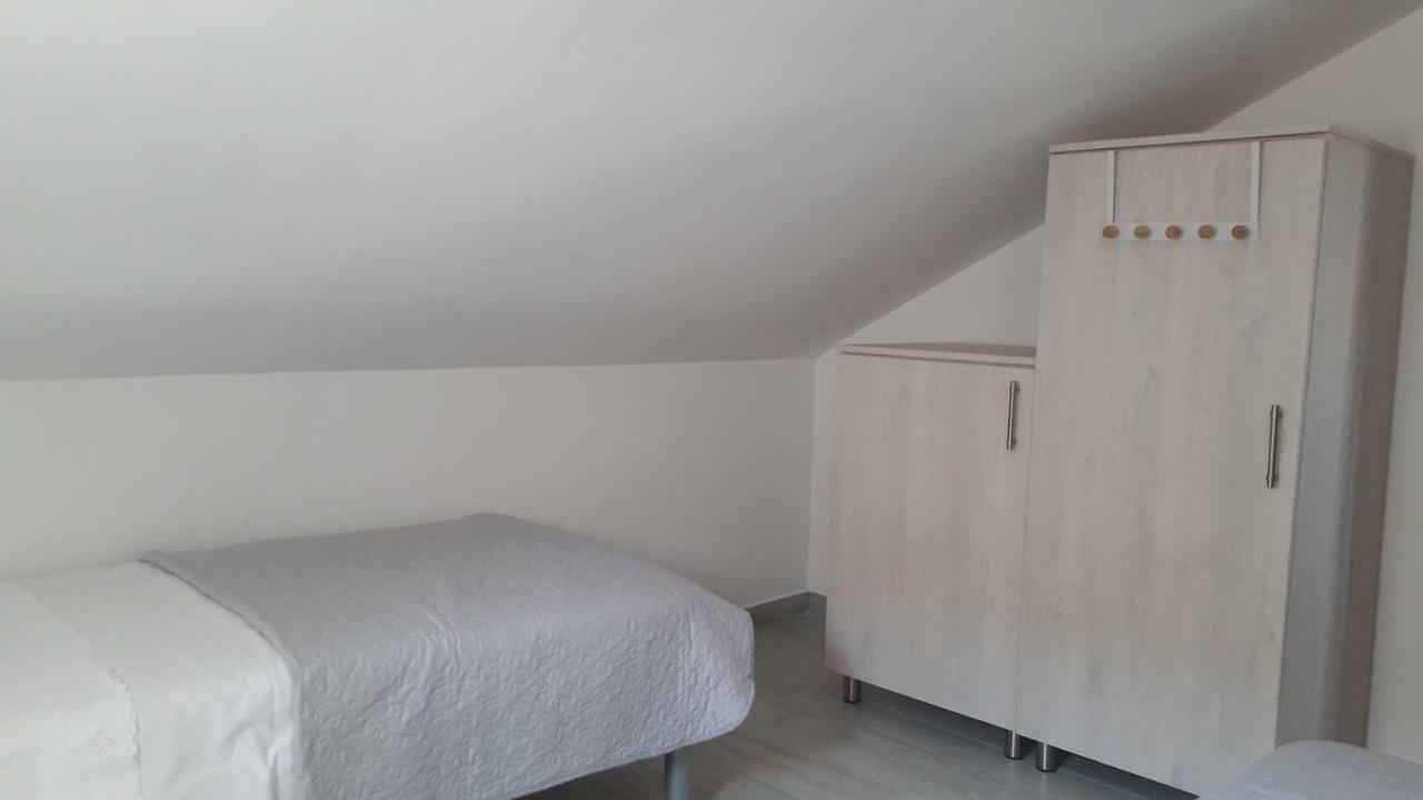Apartmani Zilic Dugi Rat Kültér fotó