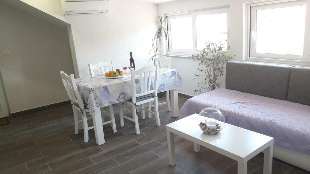Apartmani Zilic Dugi Rat Kültér fotó
